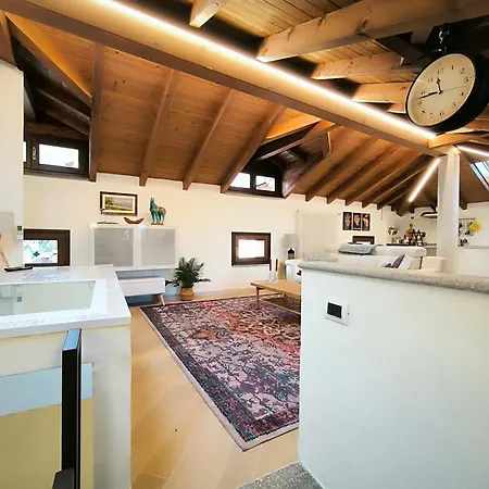 Modern Flat In Old Town バヴェーノ